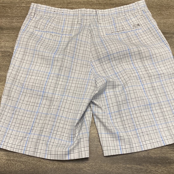 Greg Norman Golf shorts size 33 - Picture 2 of 5